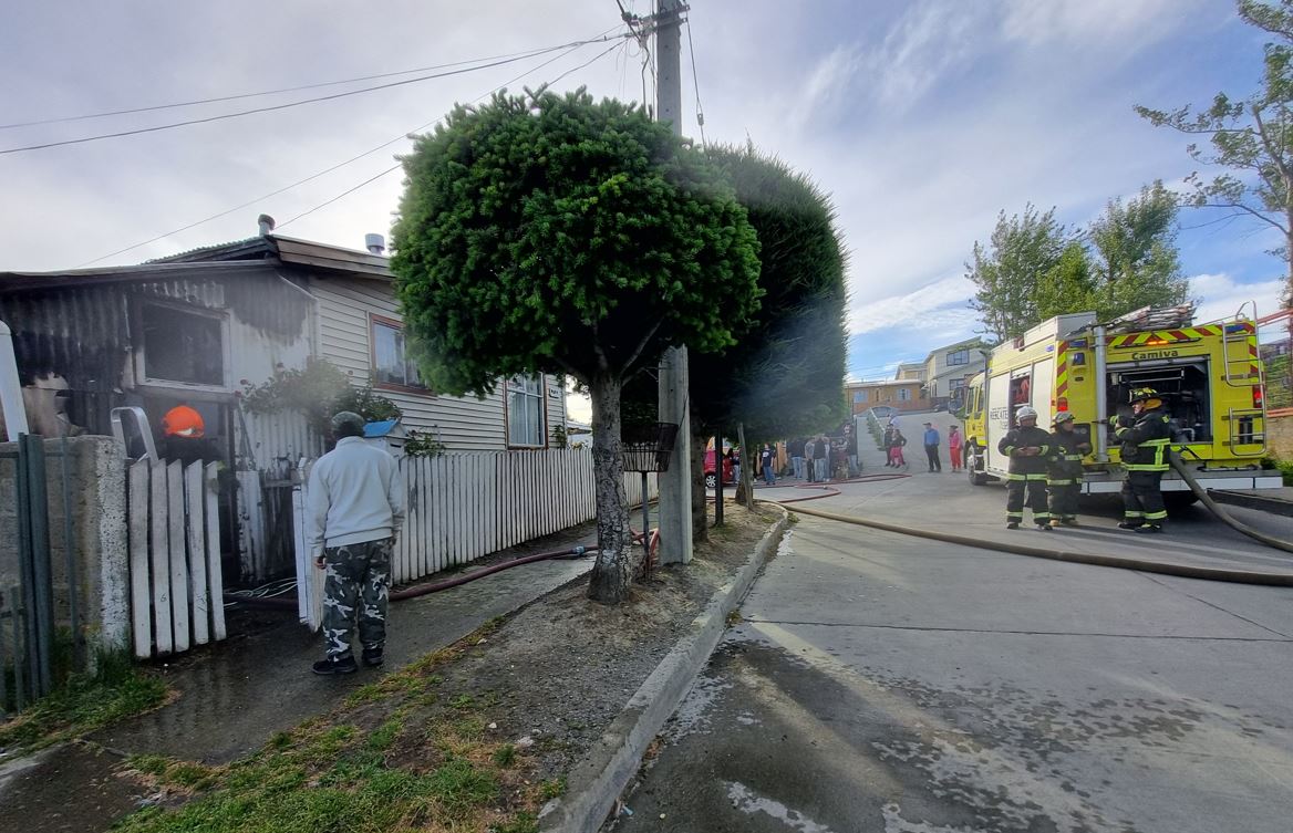 UN INCENDIO DESTRUYO PARTE DE UNA CASA Y DEJO A UN HOMBRE CON ...
