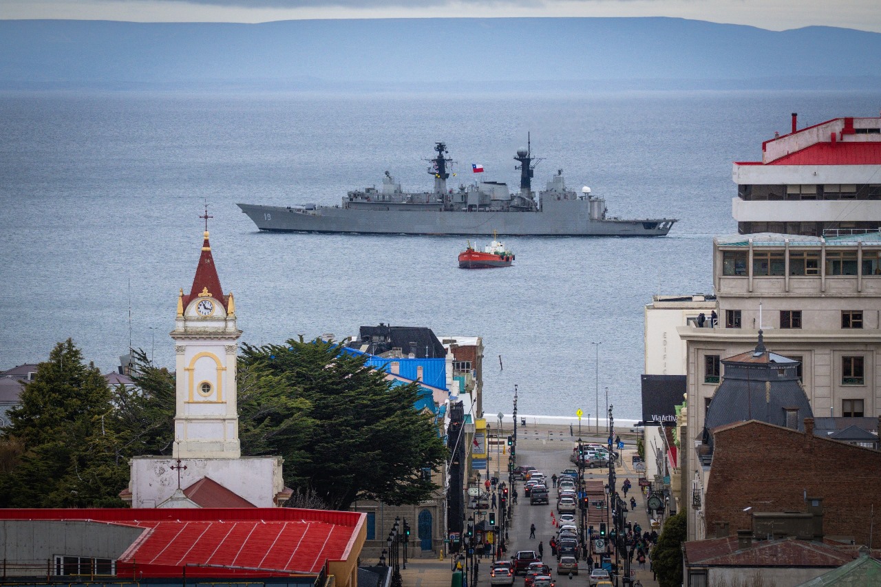 PODER NAVAL EN TERRITORIO AUSTRAL: ARRIBO DE LA ESCUADRA A PUNTA ARENAS ...
