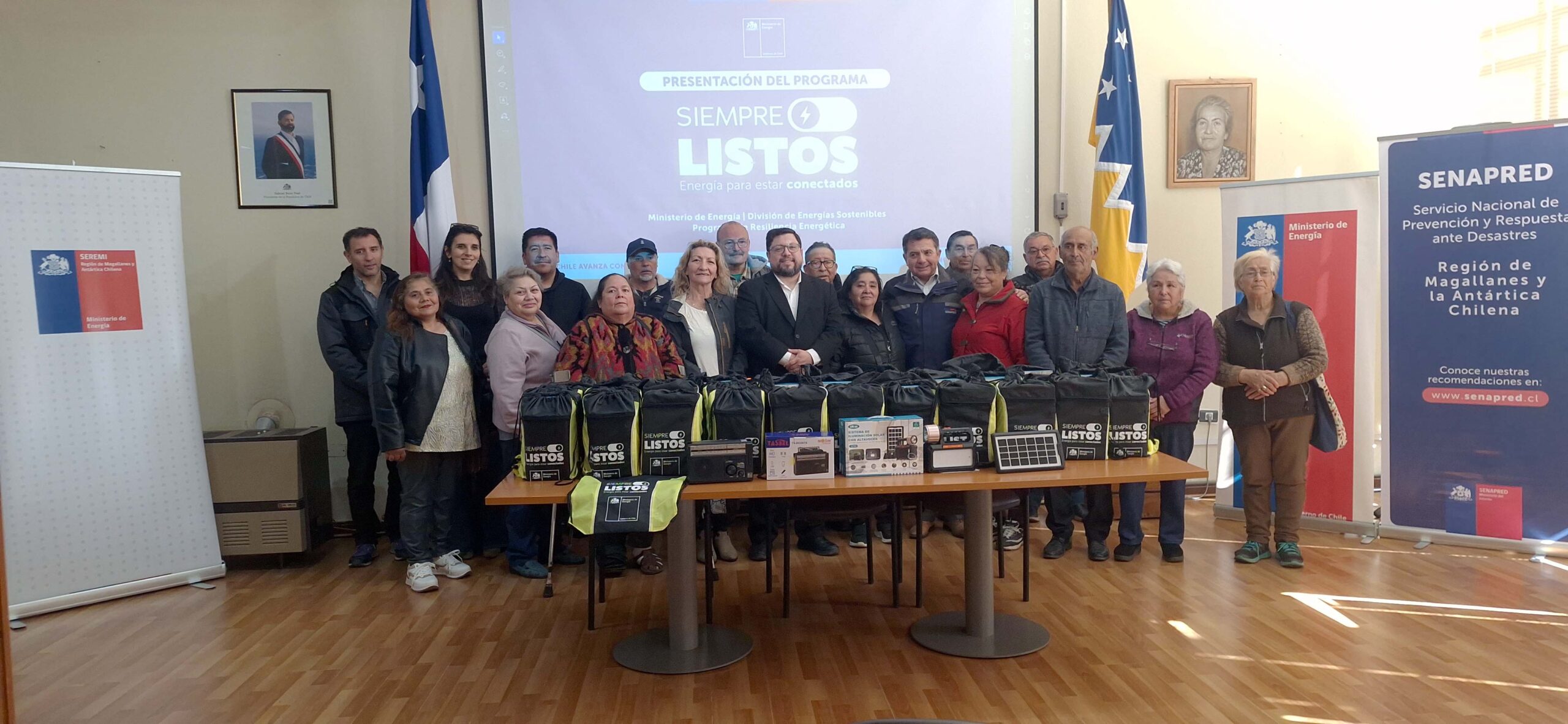 Reforzando la cultura preventiva: vecinos de Punta Arenas reciben kits ...